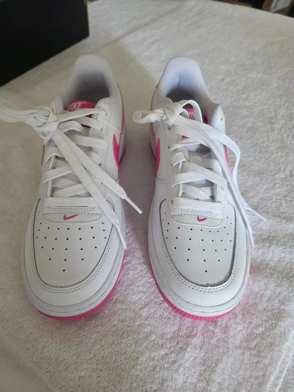 Nike Air Force 1 Low GS White Laser Fuchsia Hot Pink FV5948-102 NWT 6.5W /5Y